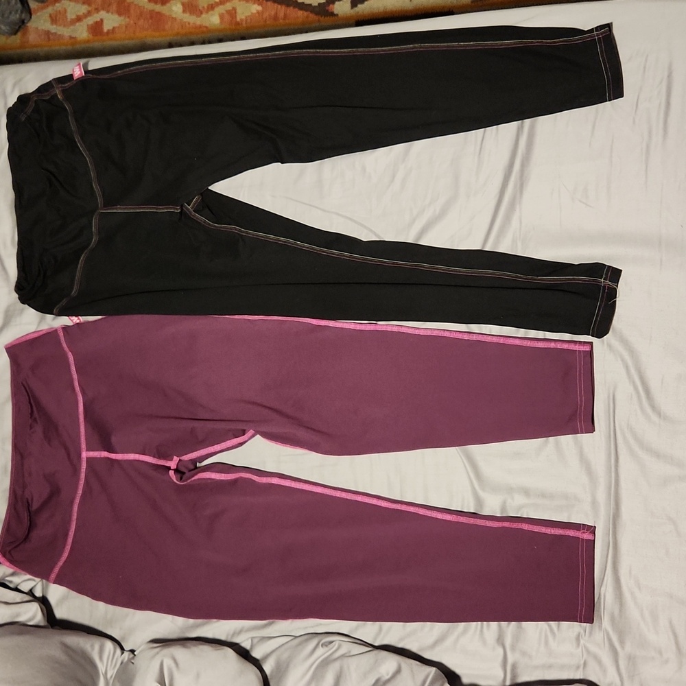 West Wind Yoga Capri Leggings - Women's M/L (8-12) 2 Pairs